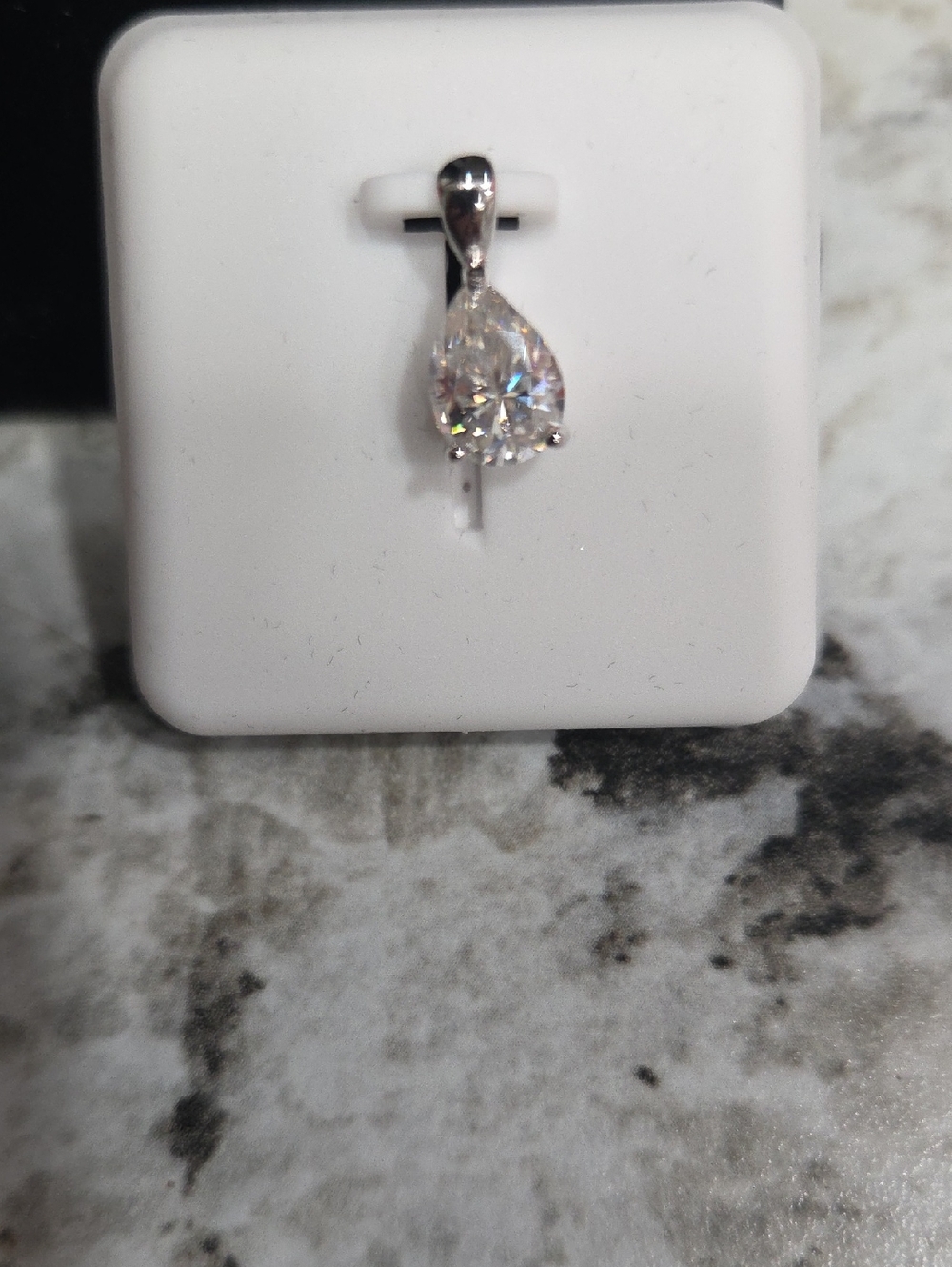 Pear-Shaped 1.00 CTW 925 SILVER MOISSANITE PENDANT
